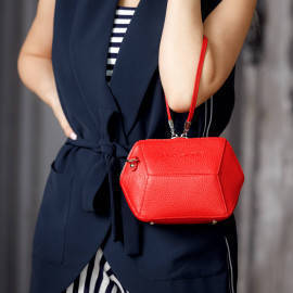 Manilla Red